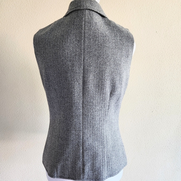 Women's Gray Tweed Vest - Picture 6 of 6